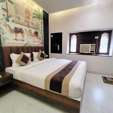 ורנאסי Hotel Mrk מראה חיצוני תמונה