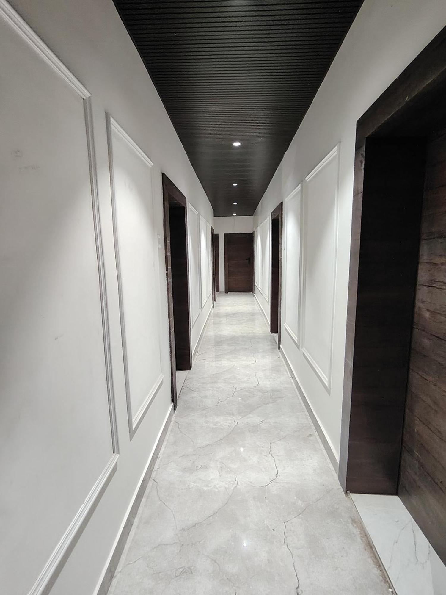 ורנאסי Hotel Mrk מראה חיצוני תמונה