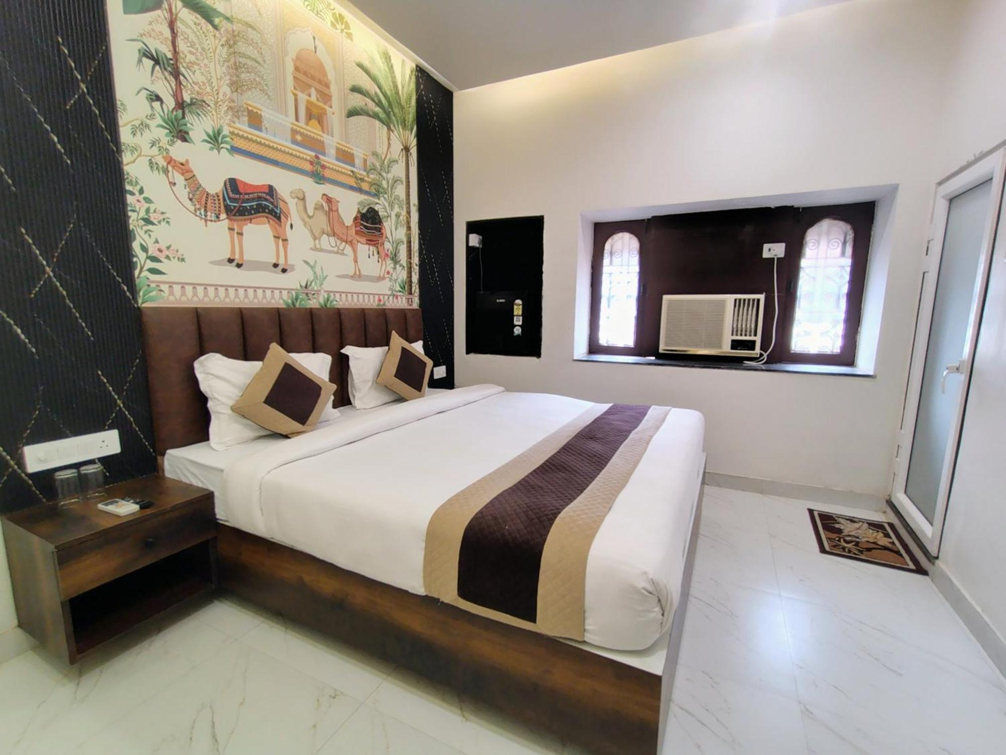 ורנאסי Hotel Mrk מראה חיצוני תמונה