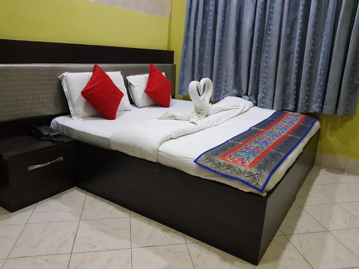 ורנאסי Hotel Mrk מראה חיצוני תמונה